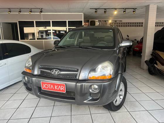 HYUNDAI TUCSON 2.0 MPFI GLS 16V 143CV 2WD FLEX 4P AUTOMÁTICO HYUNDAI TUCSON 2.0 MPFI GLS 16V 143CV 2WD FLEX 4P AUTOMÁTICO